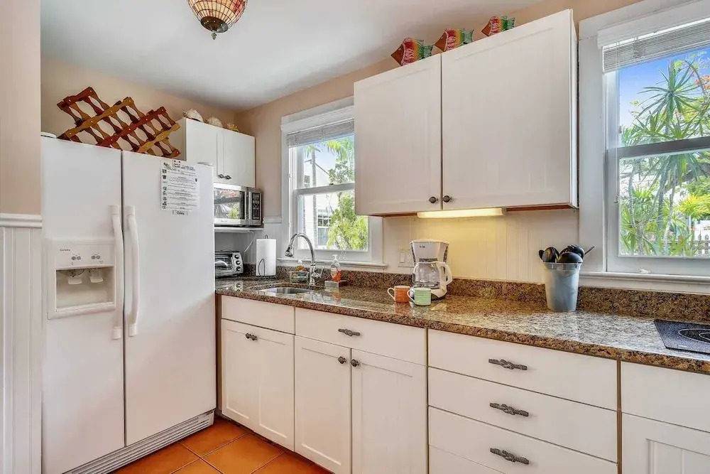 Land Of Love by Avantstay Pets Allowed! Shared Pool! Great Location! Month Long Stays Only