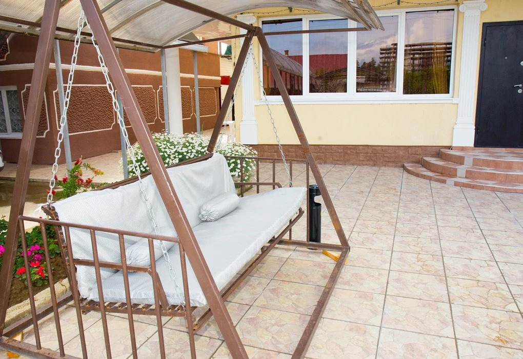 Kristall Guesthouse