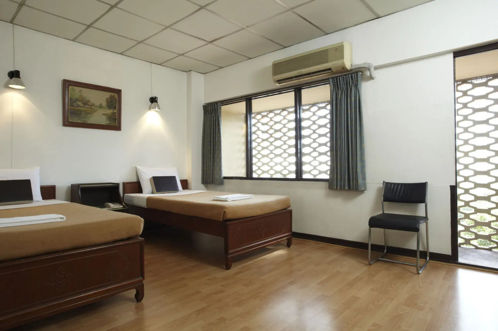 The Krungkasem Srikrung Hotel