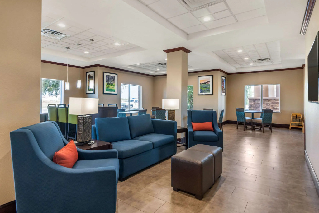 Comfort Inn & Suites