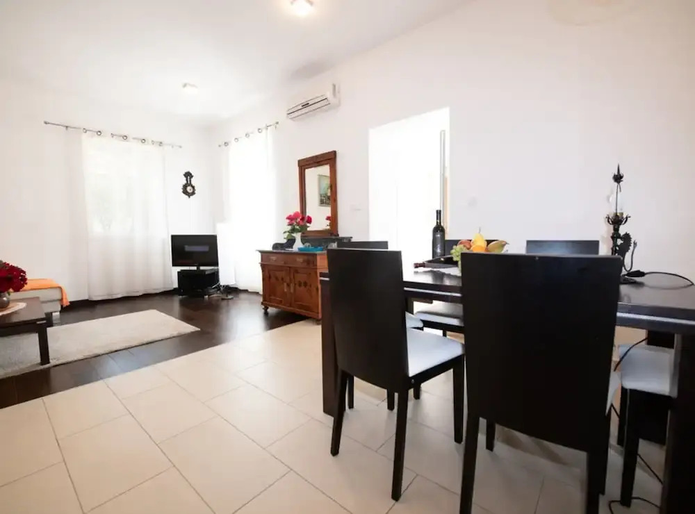 Elegant Lovran Apartment With Sea View