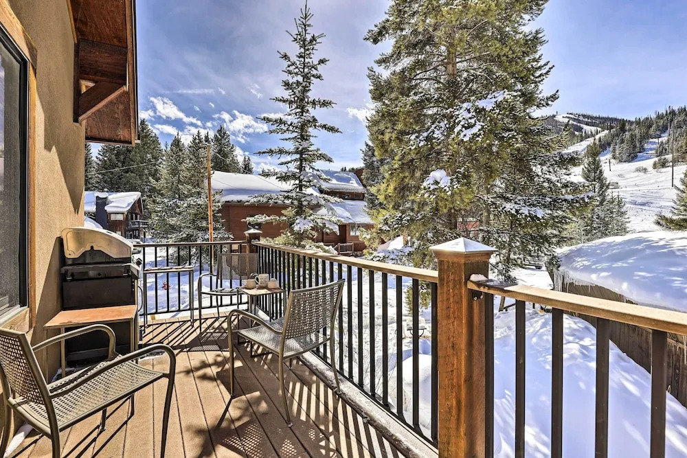 Mountainside Winter Park Ski Home w/ Hot Tub