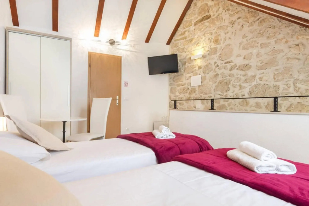 Peruzovic Rooms 1