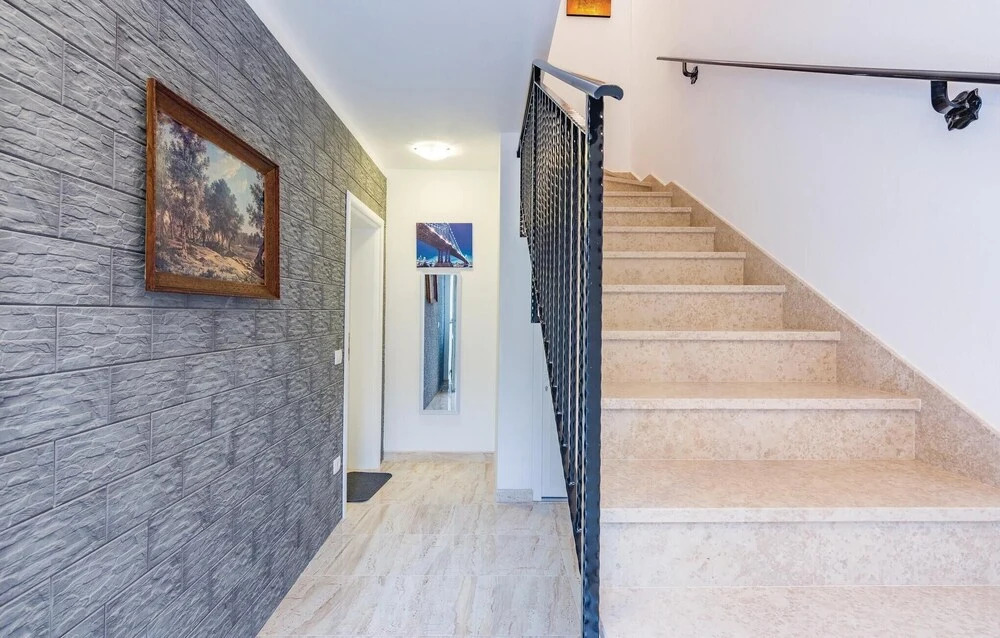 Nice Home in Rovinjsko Selo With Wifi and 4 Bedrooms