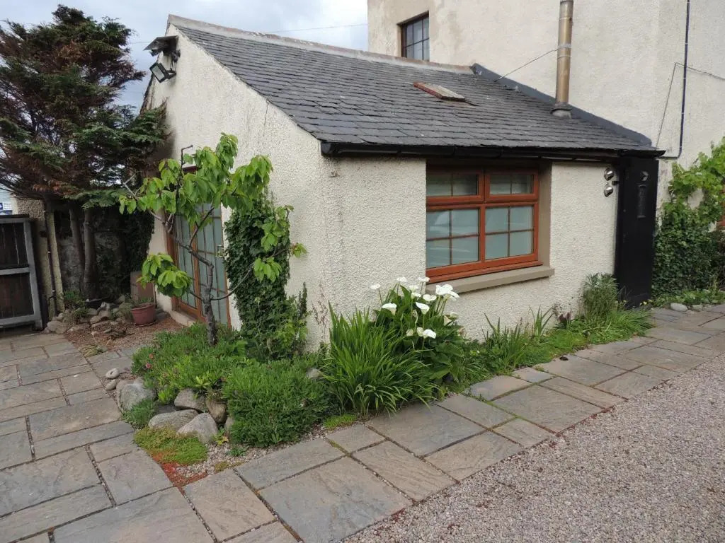 Braeview Studio (Adults Only)