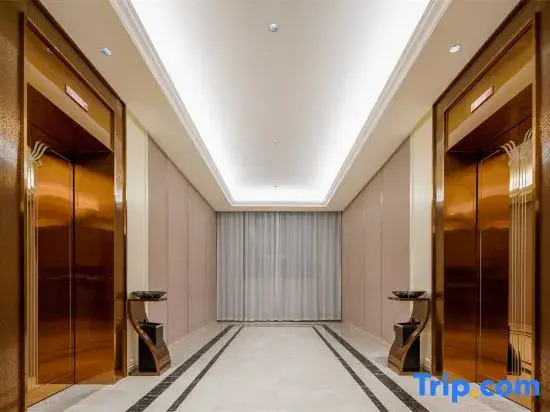 Vienna Hotel (Shuozhou Shanyin South Station Yulong International)