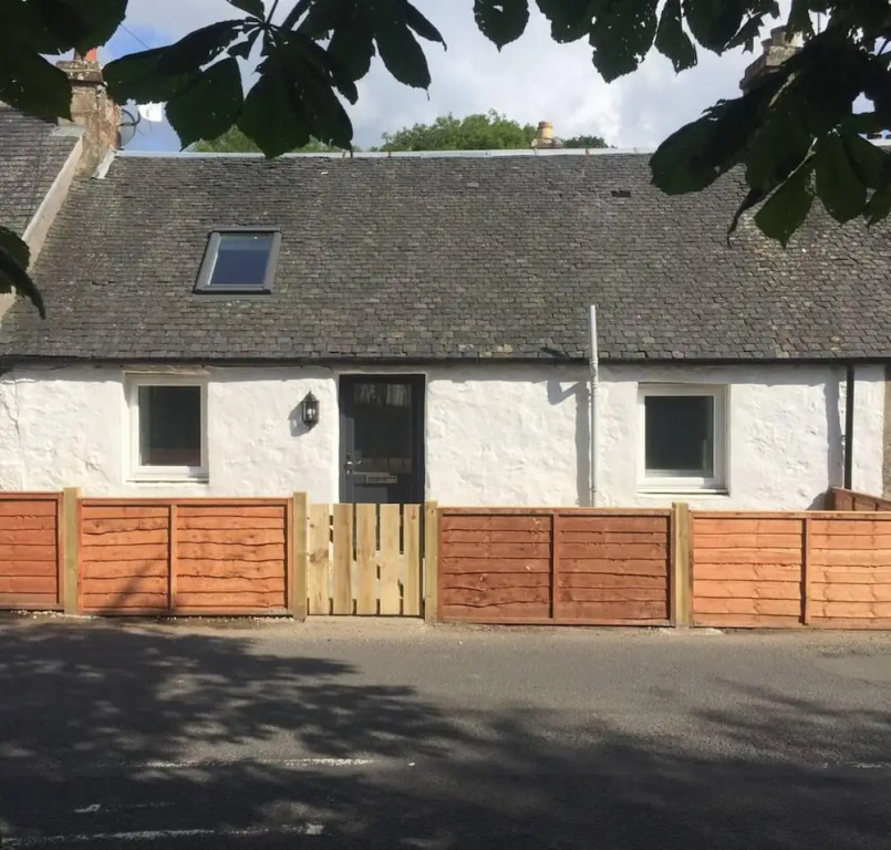 Ideal Couples Base for Exploring the Isle of Arran