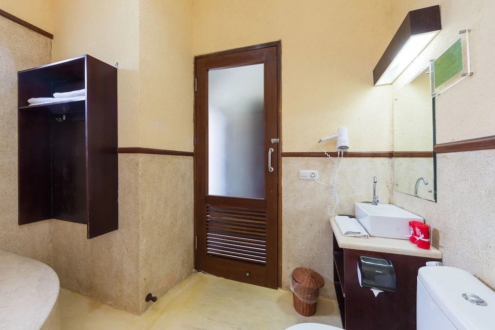 ZEN Premium Ubud Sanggingan 2