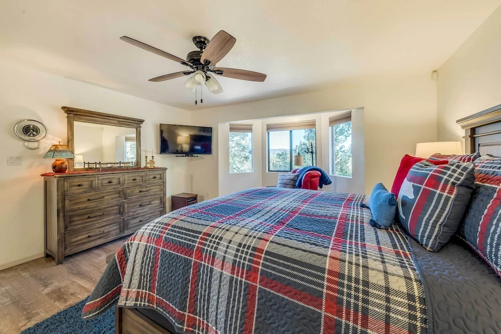 Wildlife Watching & Mtn Views: Luxe Ruidoso Escape