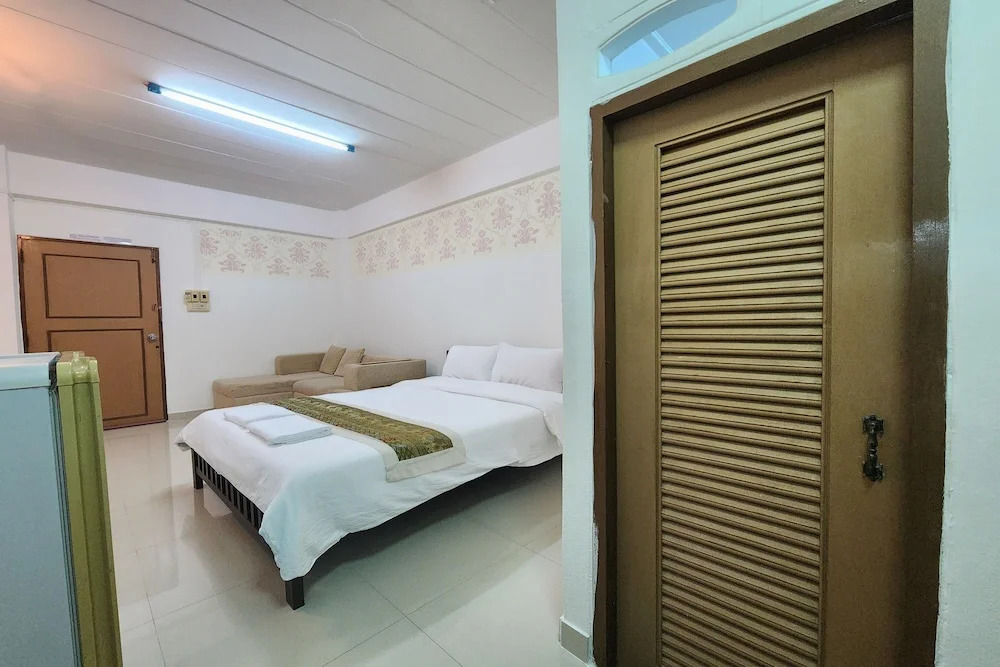 Green Apartment Kaset