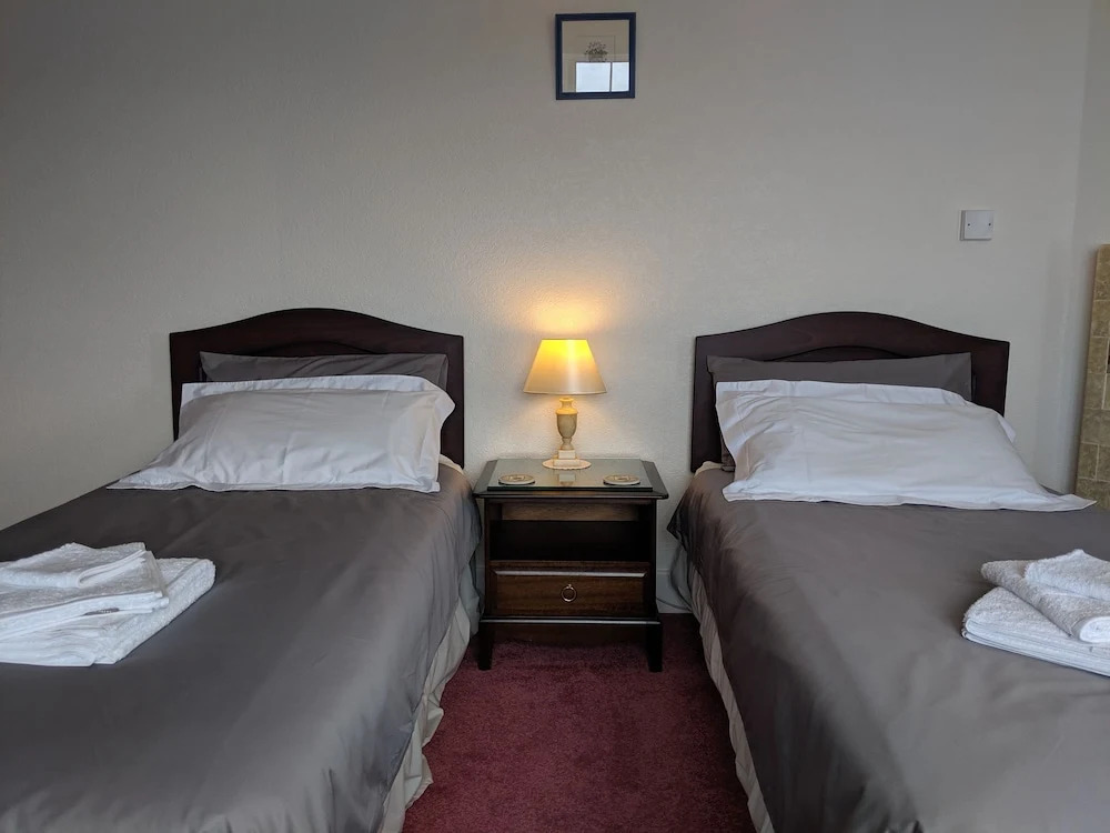 Huntingball Lodge