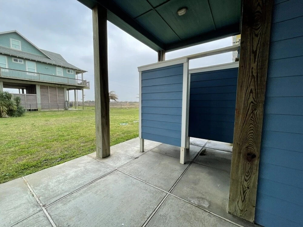 Beachy Beach 3 Bedroom Home by Redawning