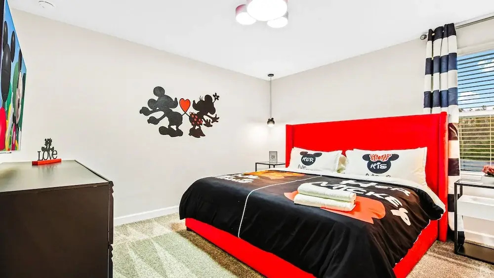 Themed Rooms & Pool in Storey Lake Resort