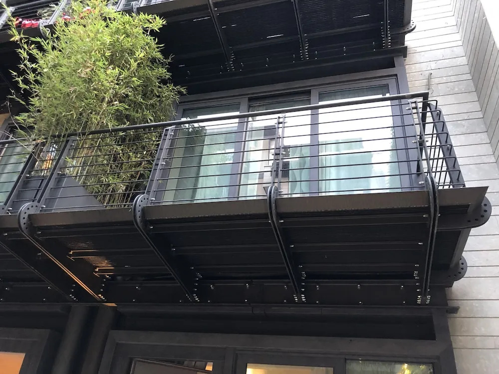 Hella Urbana 152