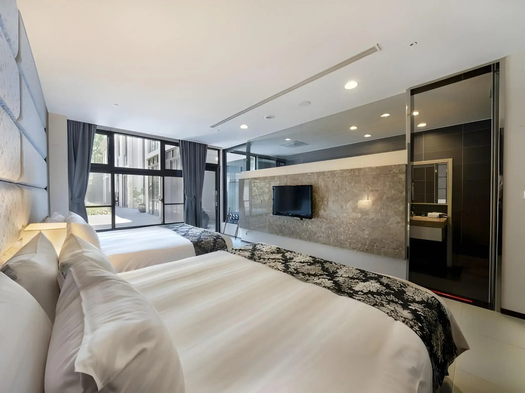 Tai-Yi Red Maple Resort