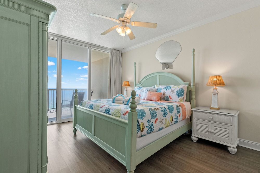 Seas the Day! Your Perfect 2BR Beachfront Escape! Sleeps 8!