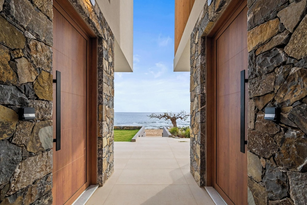 Evelmare Beachfront Apartments