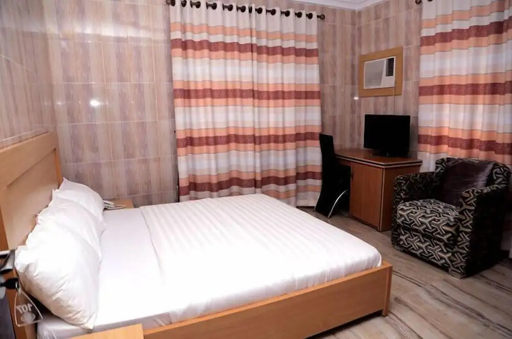 Dekka Hotel