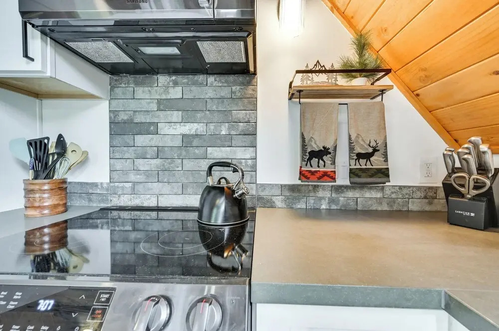 Deck & Grill: A-Frame Cabin in Munds Park