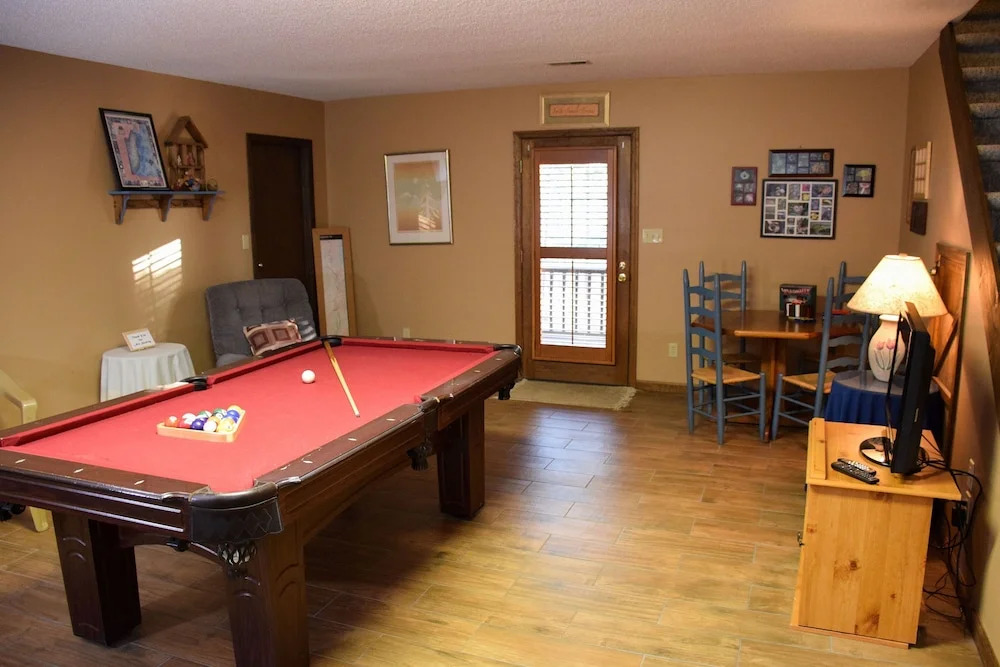 BOUNDARY HAVEN - 3 Br Cabin