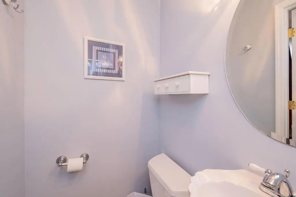 Dip Inn by Oak Island Accommodations
