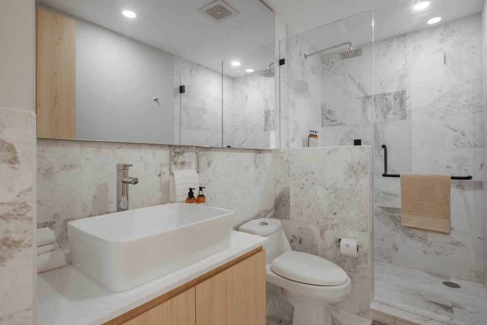 Luxury 2 BR Condo in Condesa