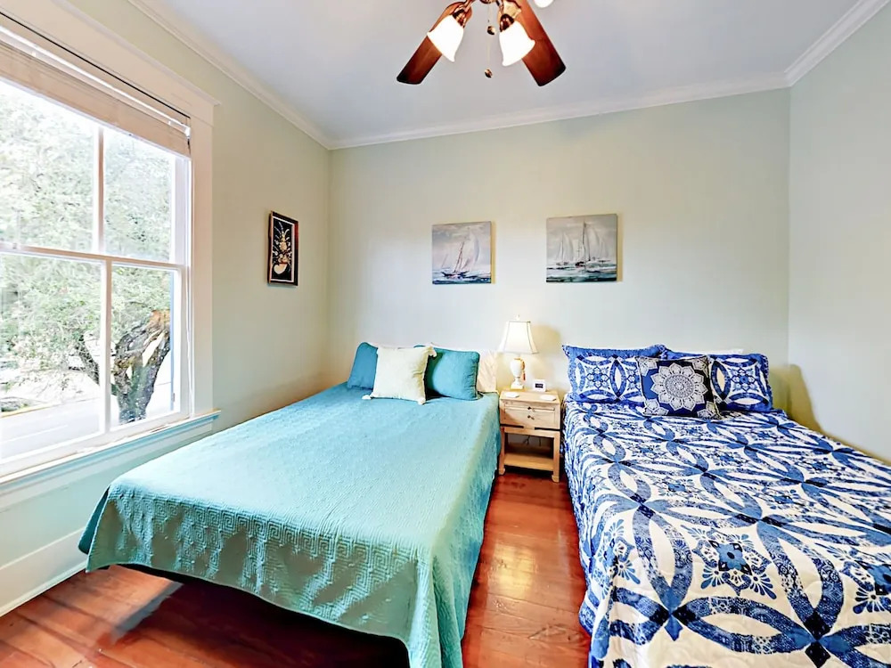 3226 Avenue P Home 3 Bedrooms 3.5 Bathrooms Home
