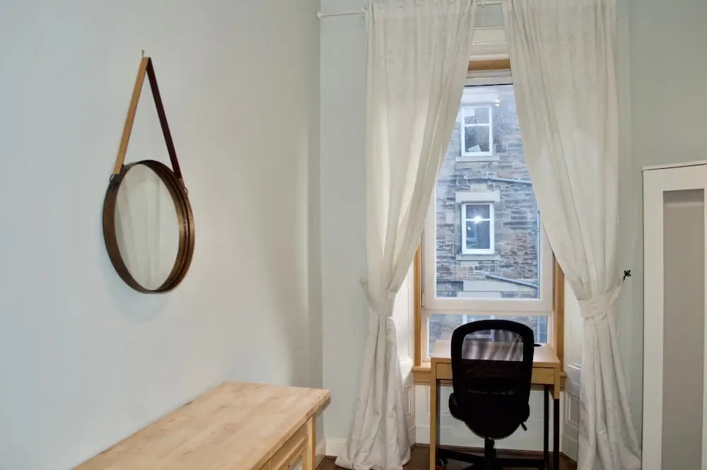 Spacious 2 Bedroom Apartment in Meadowbank