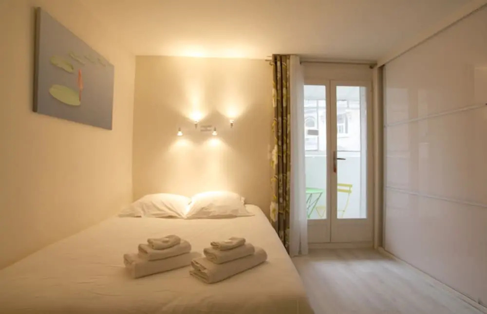 Apartments Paris Centre - At Home Hotel