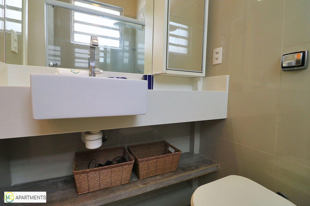 Studio moderno e silencioso na quadra da praia em Ipanema!
