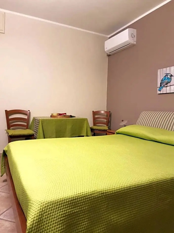 Al 32 Y 3 (Adults Only)