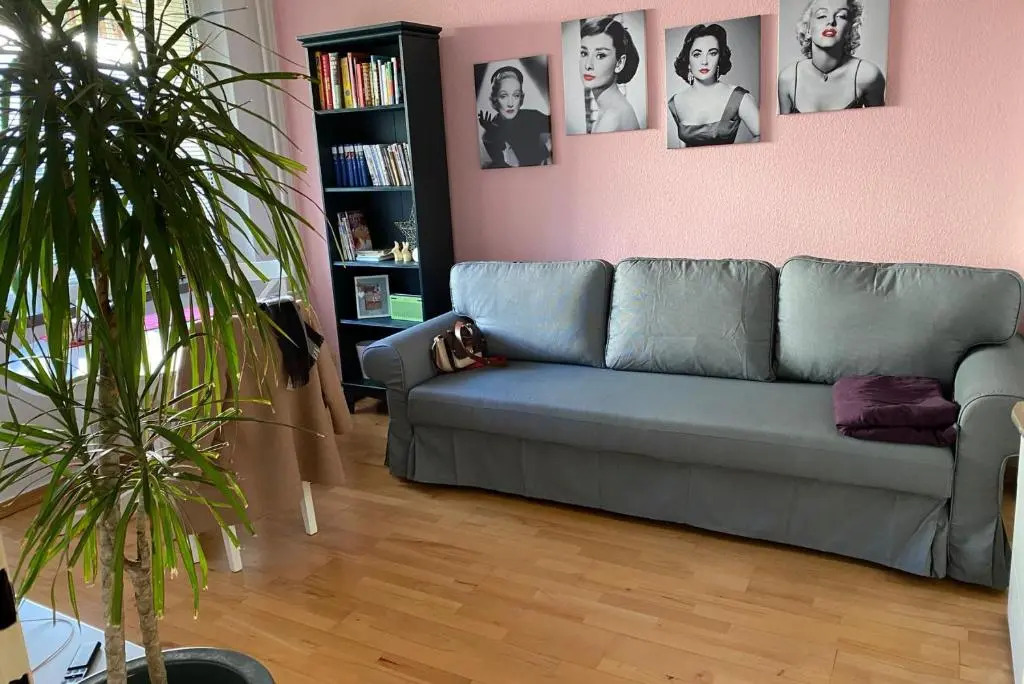 ID 7030 - Private Apartment