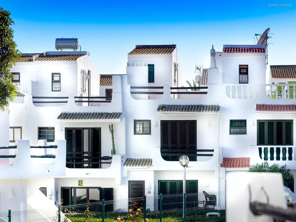 B12 - Pool And Sun Apartment