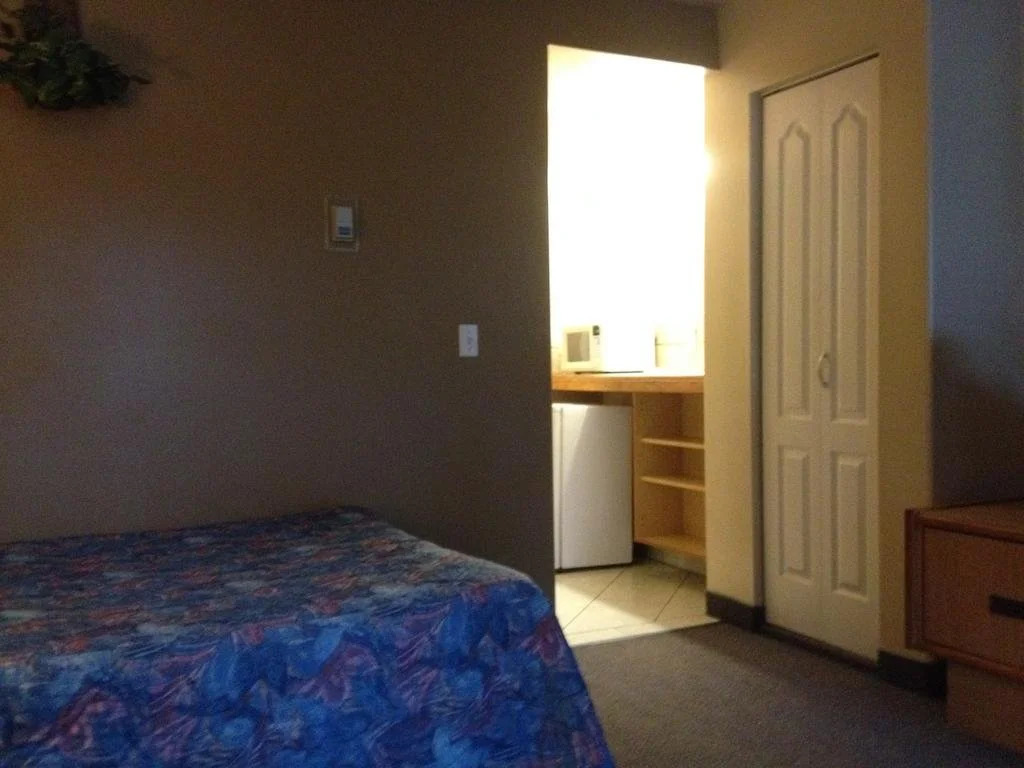 Airport Motel