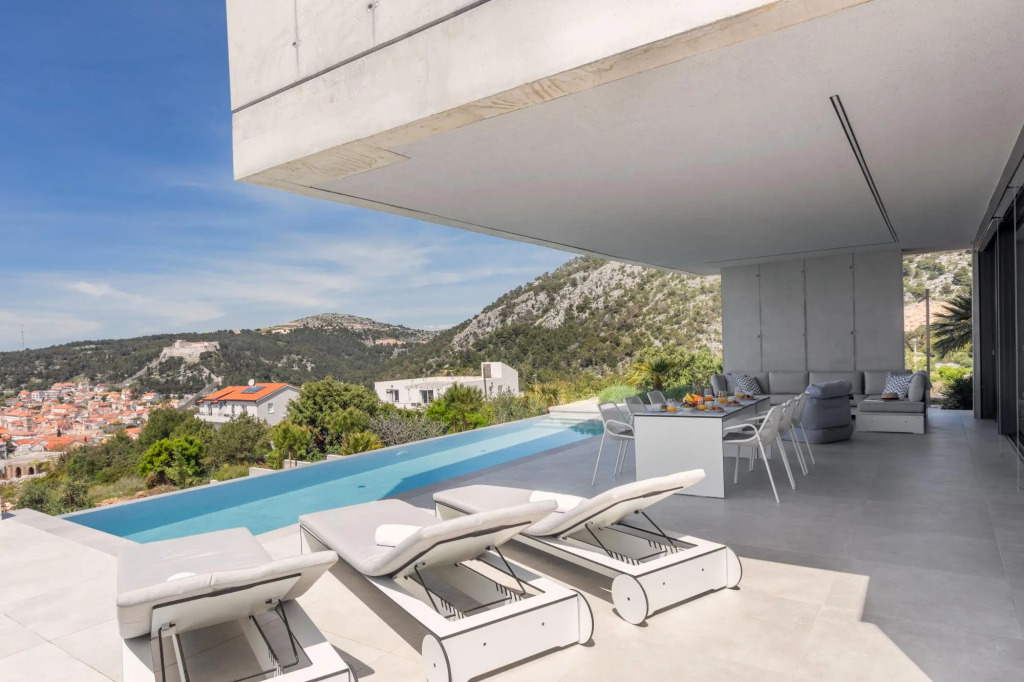 Loft Hvar in Hvar with 3 bedrooms and 1 bathrooms