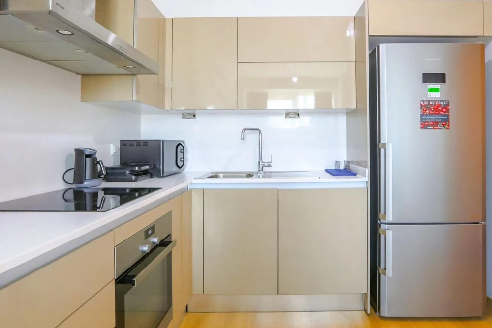 Business-friendly Res With Pool in Fikirtepe