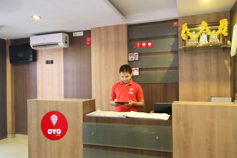 Charu Comforts by OYO Rooms