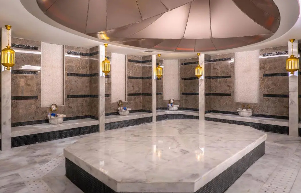 Arnor De Luxe Hotel & Spa