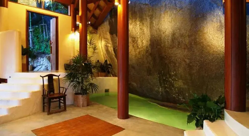 Villa Waterfall