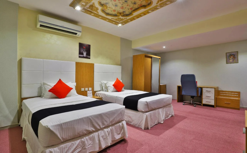 Capital O 338 Asian Hotel