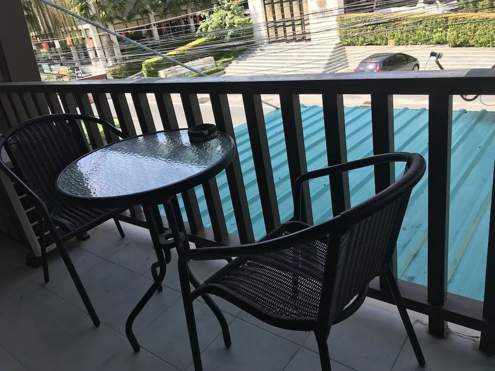 Naiyang Tour Room For Rent