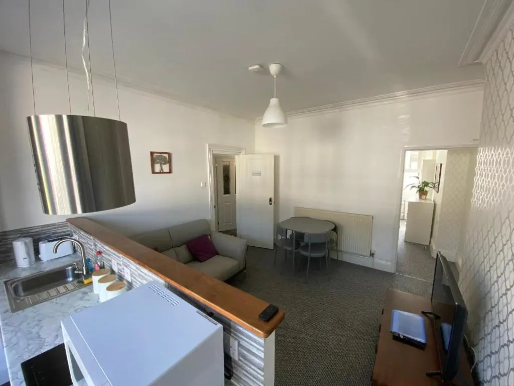 The Walnut Suite Lovely One Bedroom Flat in Stoke.