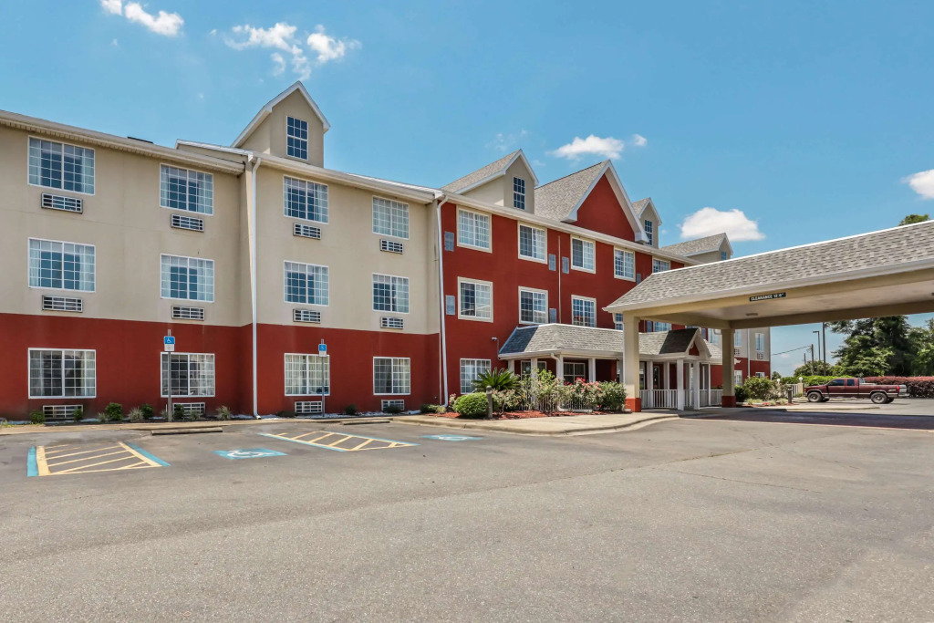 Econo Lodge Inn & Suites Marianna South