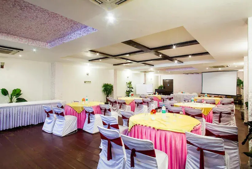 Ark Hotel And Resort