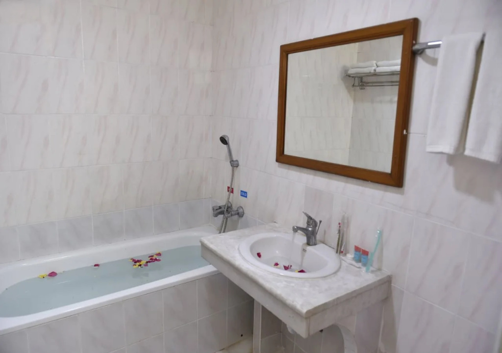 Jade King Hotel