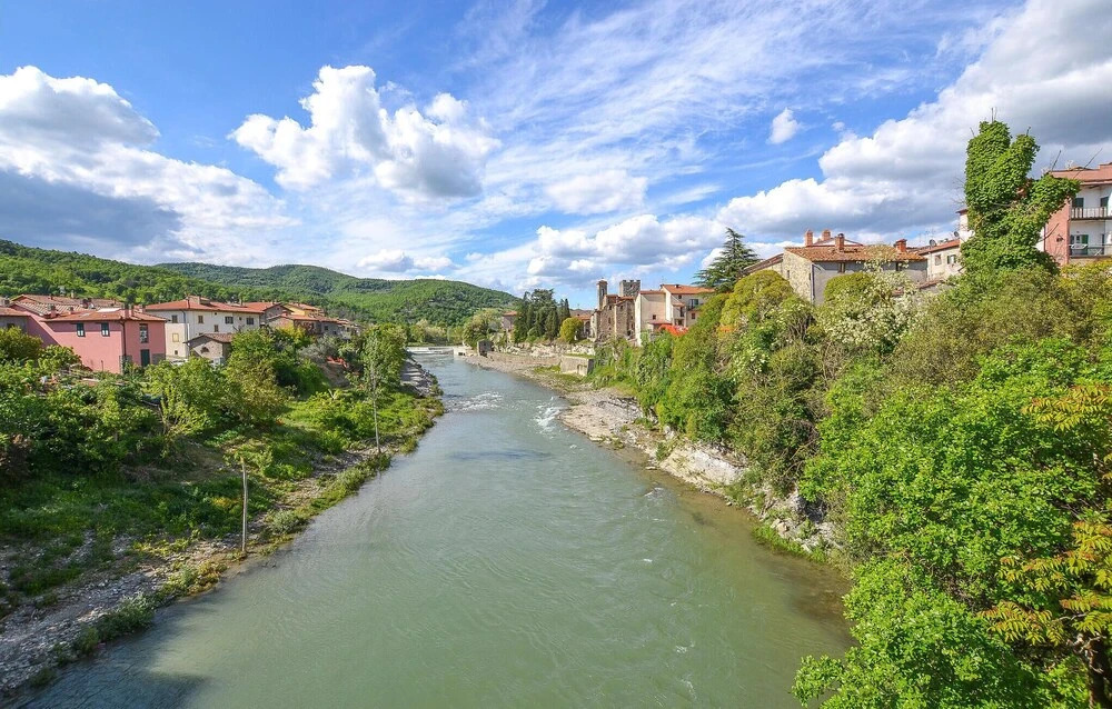 Nice Home in Capolona With 8 Bedrooms, Wifi and Private Swimming Pool