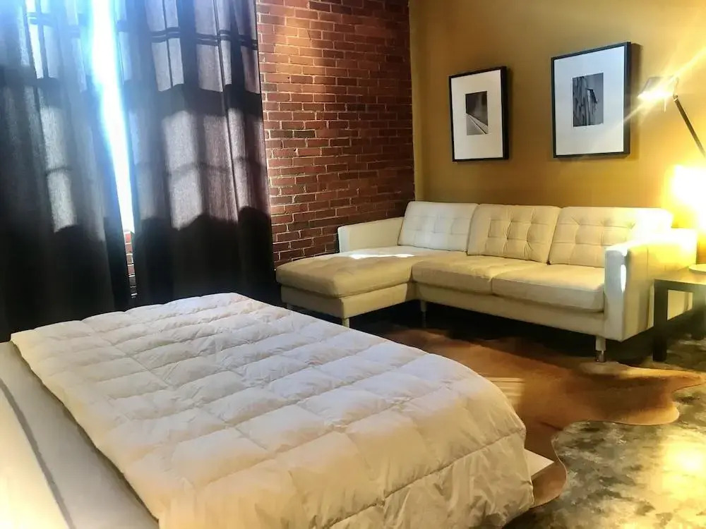 The Hangar Lofts Hotel
