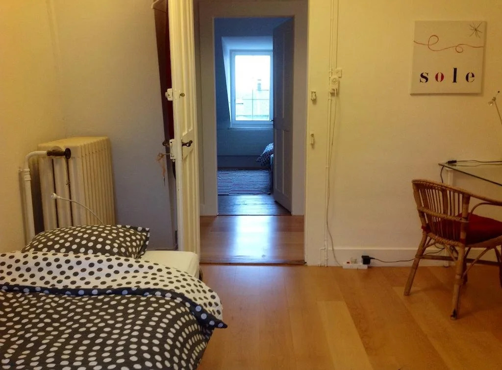 Artistshouse Bed with Kitchen