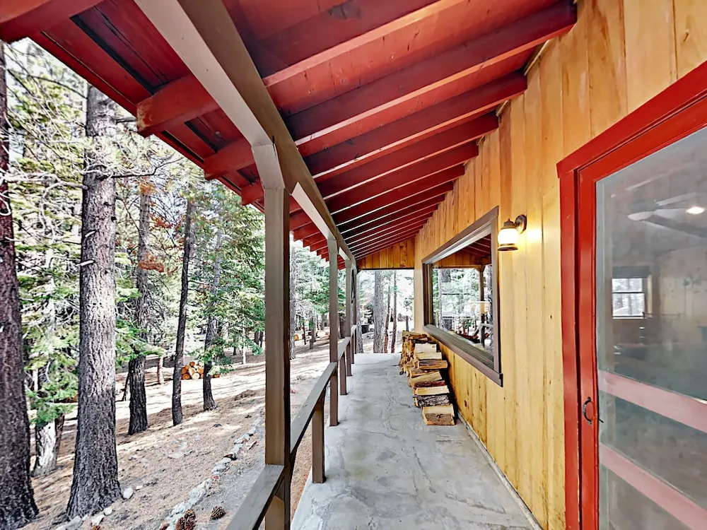 68 Alpine Home 4 Bedrooms 2 Bathrooms Home