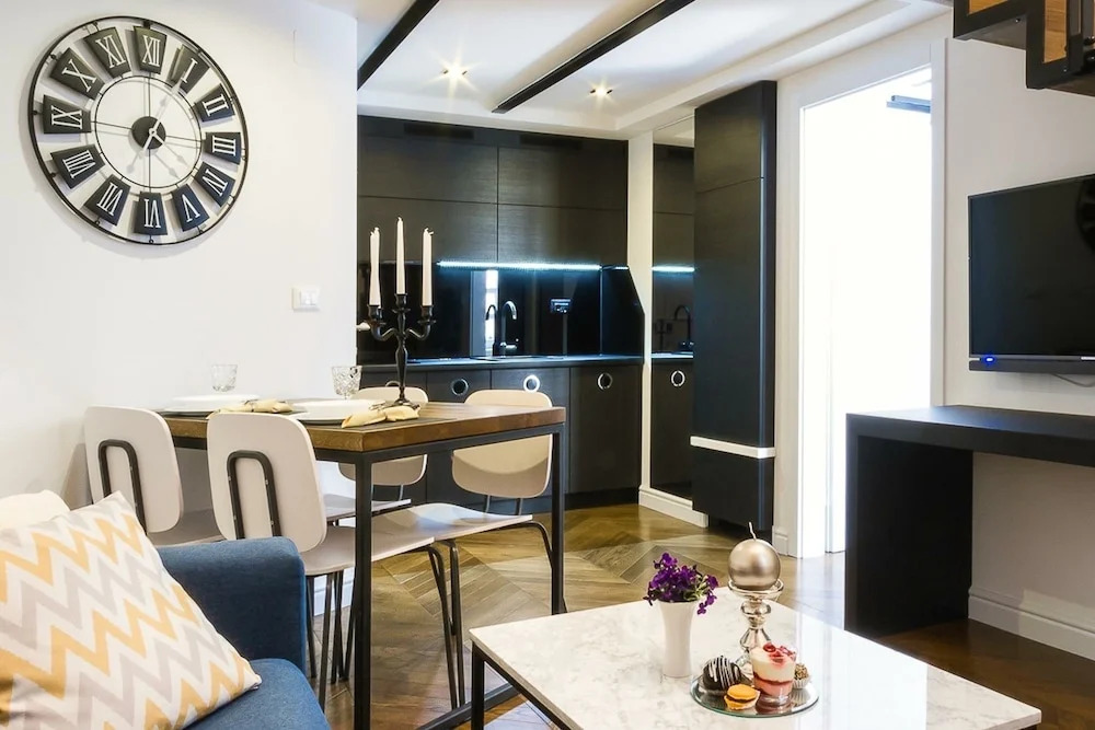 DeZign Superior Apartments & Rooms